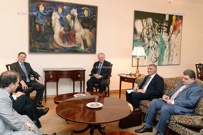 Armenian Foreign minister Edward Nalbandyan receives Deputy Foreign Minister of Argentine Eduardo Antonio Zuain