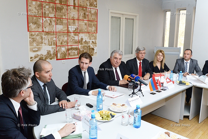 Делегация во главе с министром иностранных дел Австрии Себастьяном Курцем посетил  Армянское Общество Красного Креста