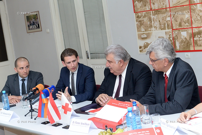 Делегация во главе с министром иностранных дел Австрии Себастьяном Курцем посетил  Армянское Общество Красного Креста