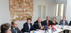 Делегация во главе с министром иностранных дел Австрии Себастьяном Курцем посетил  Армянское Общество Красного Креста
