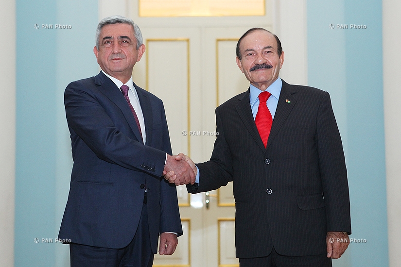 Newly-appointed Jordanian ambassador to Armenia Mohammad Nour Othman Yousef Balkar hands his credentials to RA president Serzh Sargsyan