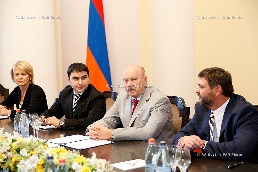 RA Govt.: PM Hovik Abrahamyan receives Governor Josef Novotný of the Karlovy Vary (Carlsbad) Region of the Czech Republic