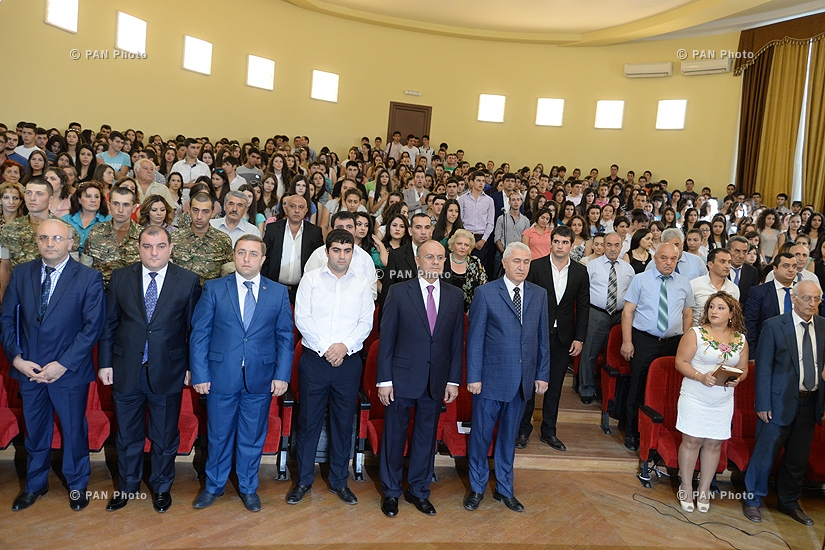 Министр обороны Армении Сейран Оганян посетил Армянский государственный экономический университет