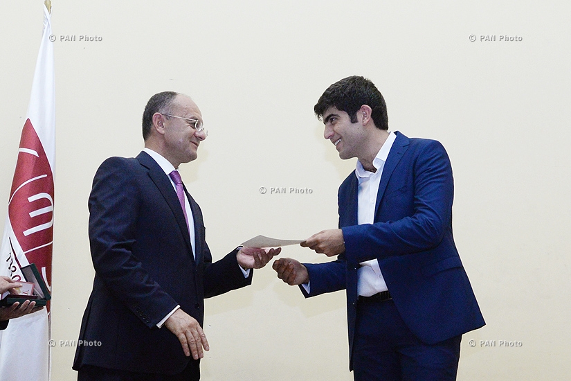 Armenian Defense Minister Seyran Ohanyan visits Armenian State University of Economics (ASUE) 