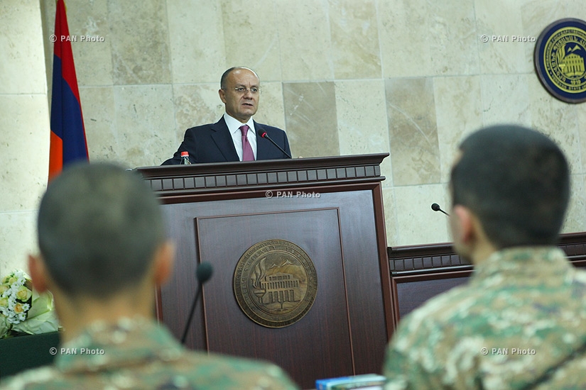 Министр обороны Армении Сейран Оганян встретился с руководством ЕГУ, а также преподавательским составом и студенчеством университета