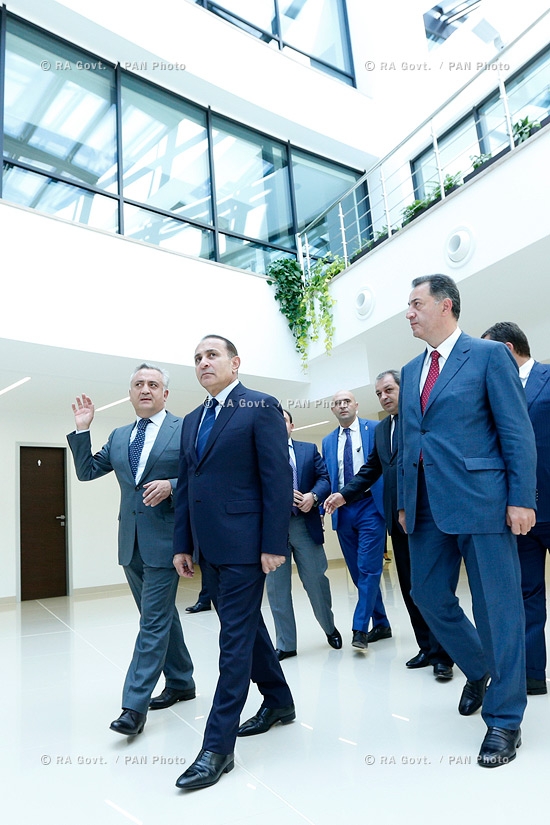 Правительство РА: Премьер Овик Абрамян принял участие в обсуждении предварительной программы по развитию г. Дилижана 
