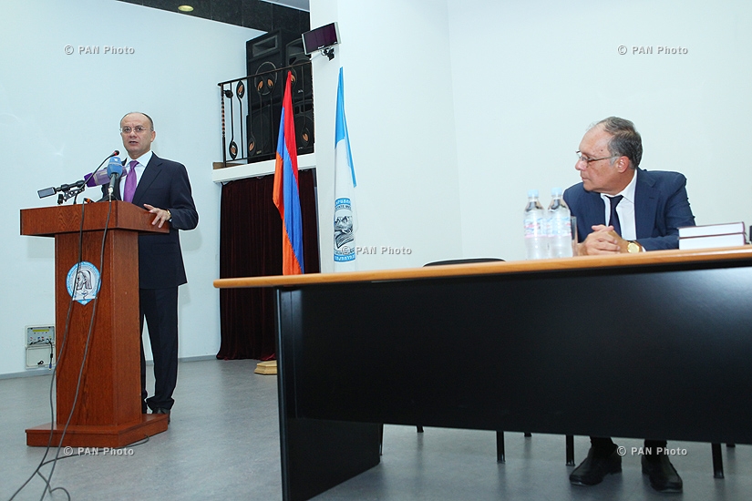 Министр обороны Армении Сейран Оганян посетил Ереванский государственный медицинский университет