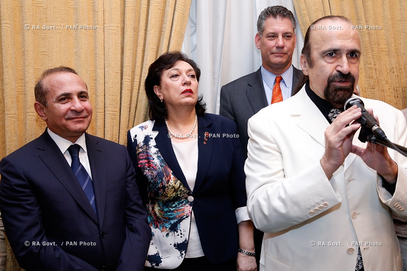 RA Govt.: PM Hovik Abrahamyan attends opening of Daniel Varoujan Hejinian’s exhibition