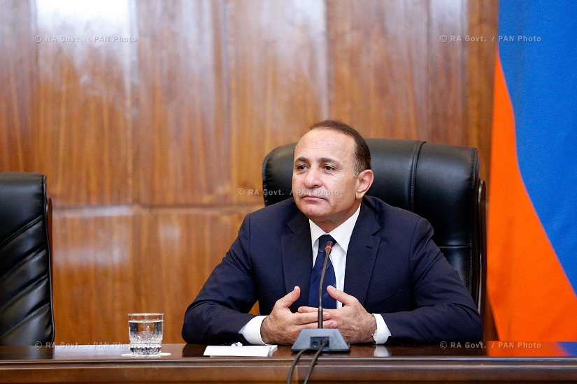 Правительство РА: Премьер Овик Абрамян принял коммерсантов, осуществляющих деятельность на ярмарках