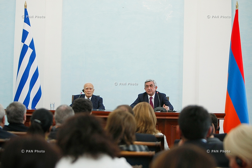 Совместная пресс-конференция Президента Армении Сержа Саркисяна и Президента Греции Каролоса Папульяса