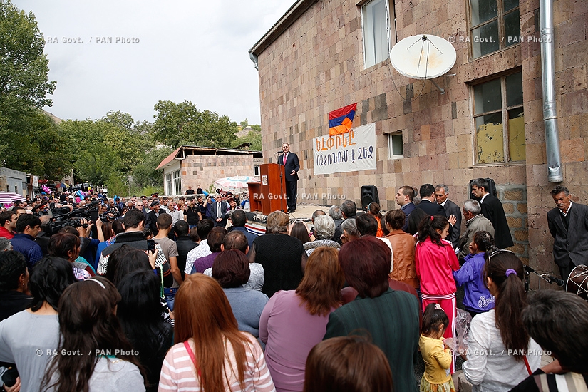 Правительство РА. Премьер-министр Овик Абрамян принял участие в мероприятии, посвященном 186-летию общины Елпин 