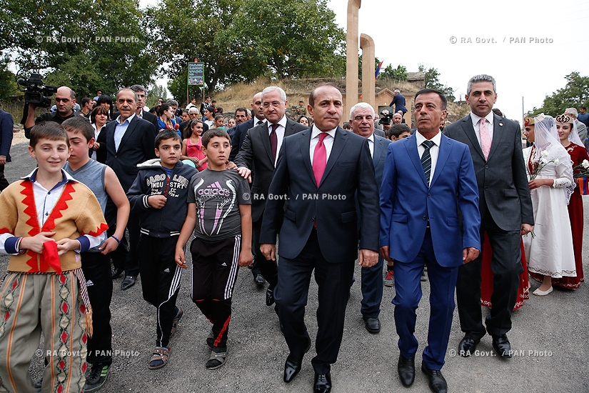 Правительство РА. Премьер-министр Овик Абрамян принял участие в мероприятии, посвященном 186-летию общины Елпин 