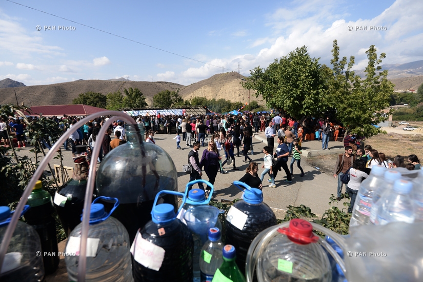 Фестиваль вина в армянском селе Арени 