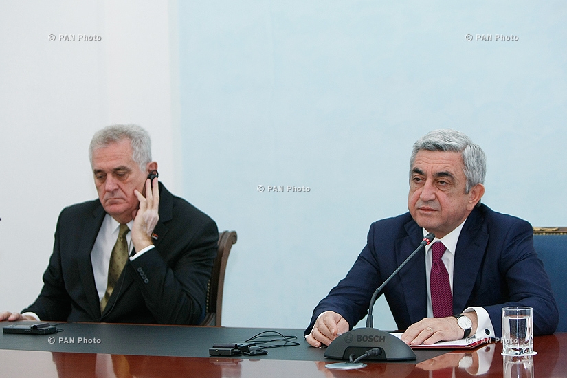 Совместная пресс-конференция президента Армении Сержа Саркисяна и президента Сербии Томислава Николича