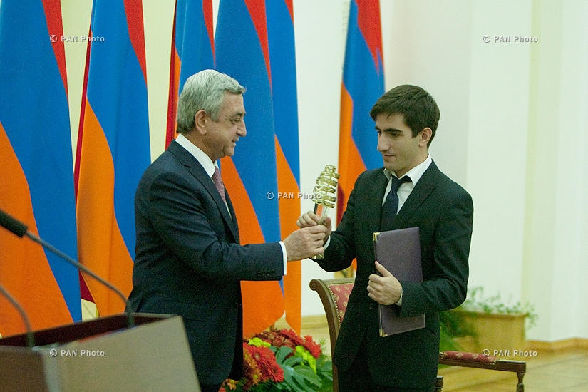 President Serzh Sargsyan awards studenst and pupils with the President's prize in different nomnations of IT sphere