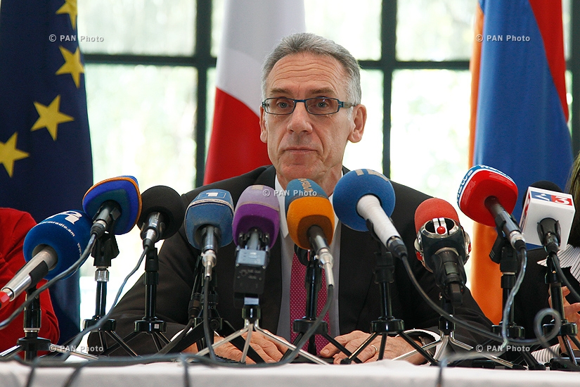 Пресс-конференция посла Франции в Армении Анри Рено