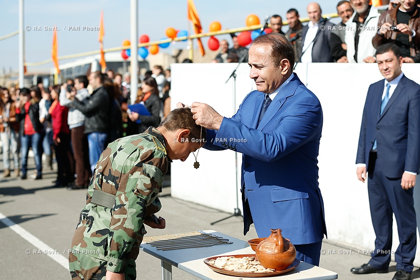 Правительство РА: Премьер-министр Овик Абрамян присутствовал на открытии нового филиала военно-образовательного комплекса «Покр Мгер»