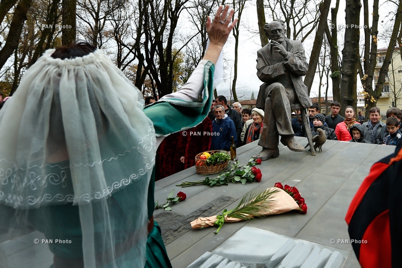 Церемония открытия памятника выдающемуся народному артисту СССР и Армянской ССР Сосу Саркисяну