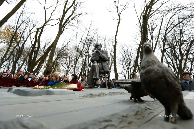 Церемония открытия памятника выдающемуся народному артисту СССР и Армянской ССР Сосу Саркисяну
