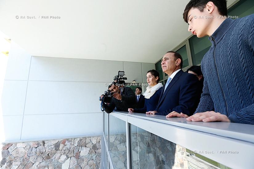Правительство РА. Премьер-министр Овик Абрамян посетил 