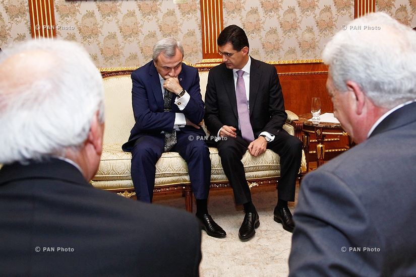 Armenian President Serzh Sargsyan receives 2014 RA President’s GIT prizewinner Mario Mazzola