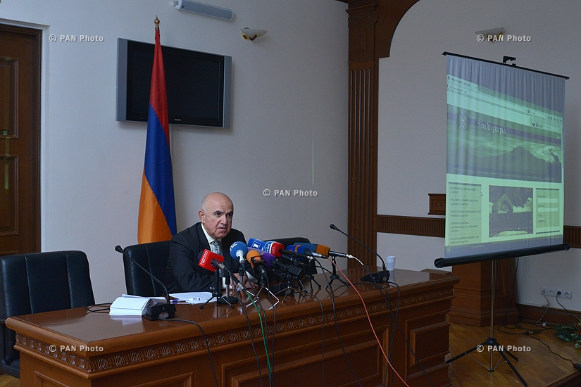 Пресс-конференция начальника Миграционной службы Министерства территориального управления Армении Гагика Еганяна