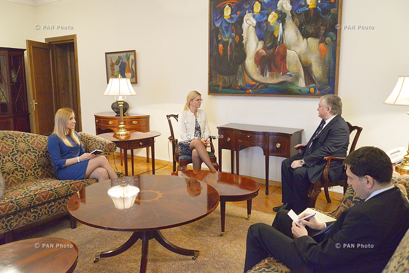 Министр иностранных дел Армении Эдвард Налбандян принял новоназначенного посла Словении в Армении Наташу Прах 