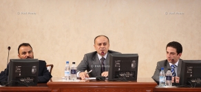 Министр обороны Армении Сейран Оганян провел совещание в административном комплексе Министерства