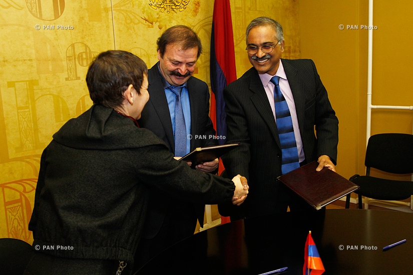 Подписание Меморандума о взаимопонимании между Министерством образования и науки РА, посольством Индии в Армении и центром креативных технологий ТУМО 
