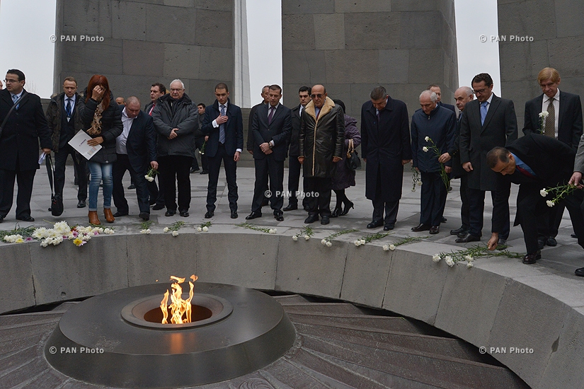 Делегация Европейского еврейского парламента (ЕЕП) посетила мемориальный комплекс «Цицернакаберд»
