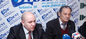 Пресс-конференция социолога Агарона Адибекяна и экономиста Вилена Хачатряна