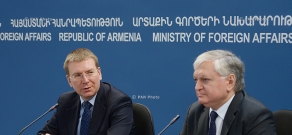 Совместная пресс-конференция Министра иностранных дел Армении Эдварда Налбандяна и Министра иностранных дел Латвии Эдгарса Ринкевичса