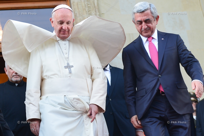 Pope Francis and Armenian President S. Sargsyan at the RA Presidential Palace
