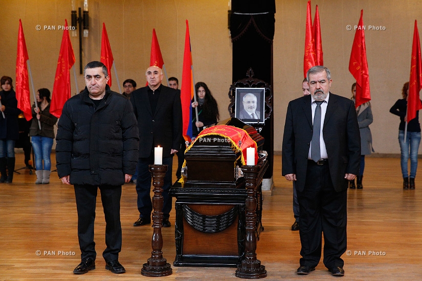 Церемония прощания с послом Армении в Германии, деятелем партии АРФ Дашнакцутюн Вааном Ованнисяном