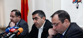 Пресс-конференция членов верховного органа АРФД Армена Рустамяна, Агвана Варданяна и Арцвика Минасяна