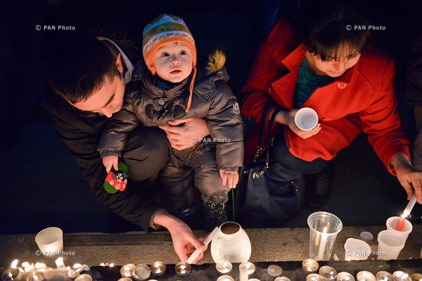 В Ереване в память об убитой в Гюмри семье Аветисянов поставили свечи