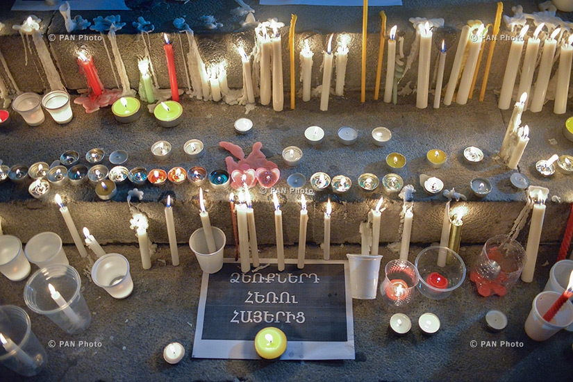 Vigil in Yerevan in memory of Avetisyans family killed in Gyumri