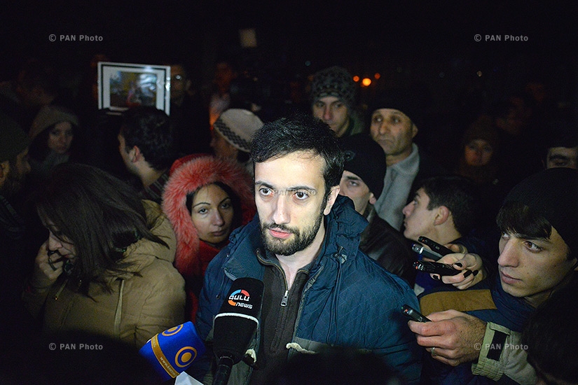 Գյումրիում ընտանիք սպանողին հայկական կողմին հանձնելու պահանջով երթ դեպի նախագահական նստավայր