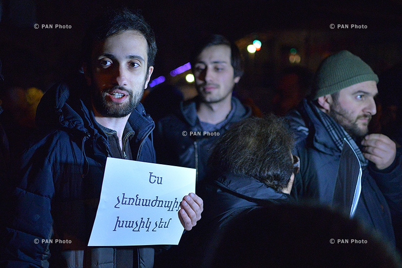 Գյումրիում ընտանիք սպանողին հայկական կողմին հանձնելու պահանջով երթ դեպի նախագահական նստավայր