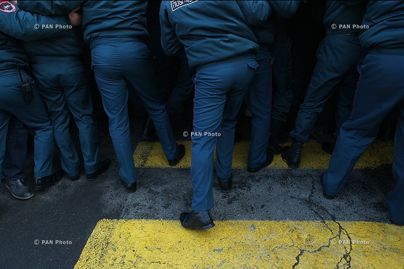 Protest in front of Russian Embassy in Armenia with demand to pass Gyumri family murderer to the Armenian side