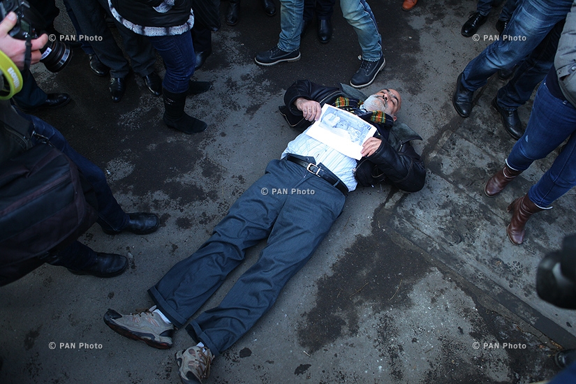 Protest in front of Russian Embassy in Armenia with demand to pass Gyumri family murderer to the Armenian side