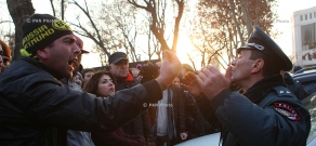 Акция протеста напротив посольства России в РА с требованием передать армянской стороне убийцу семьи из Гюмри