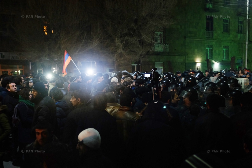 Акция протеста в Гюмри с требованием передать армянской стороне убийцу семьи Аветисян