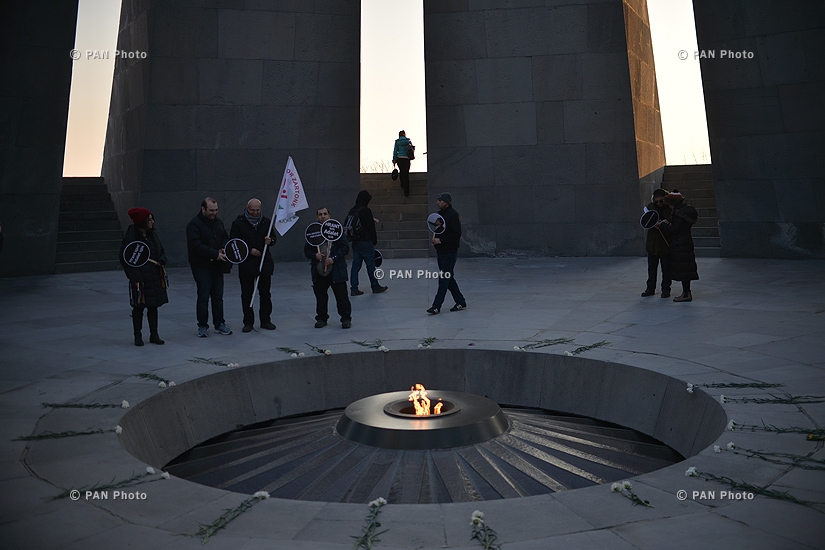 В ереванском мемориальном комплексе «Цицернакаберд» состоялось траурное собрание в связи с 8-ой годовщиной убийства Гранта Динка