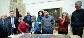 Armenian-born artist Akim Avanesov’s “From century to century” painting handed over to National Gallery for restoration