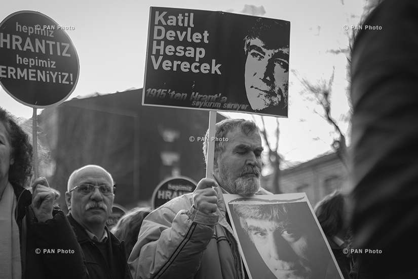 В Стамбуле состоялось траурное шествие, посвященное памяти Гранта Динка