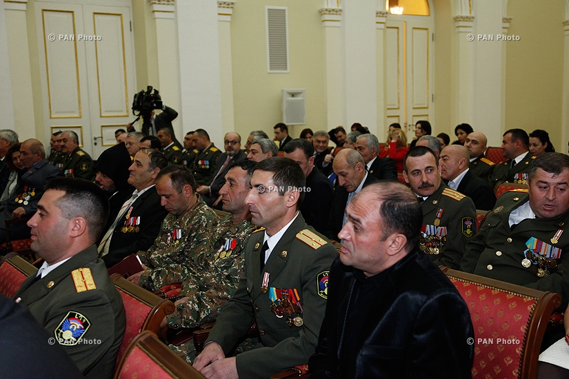 Բանակի օրվա առթիվ ՀՀ նախագահի նստավայրում տեղի է ունեցել պարգևատրման հանդիսավոր արարողություն