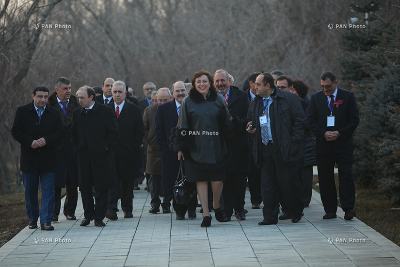 Members of the state committee on organization of events marking Armenian Genocide centennial visit Armenian Genocide Museum-Institute