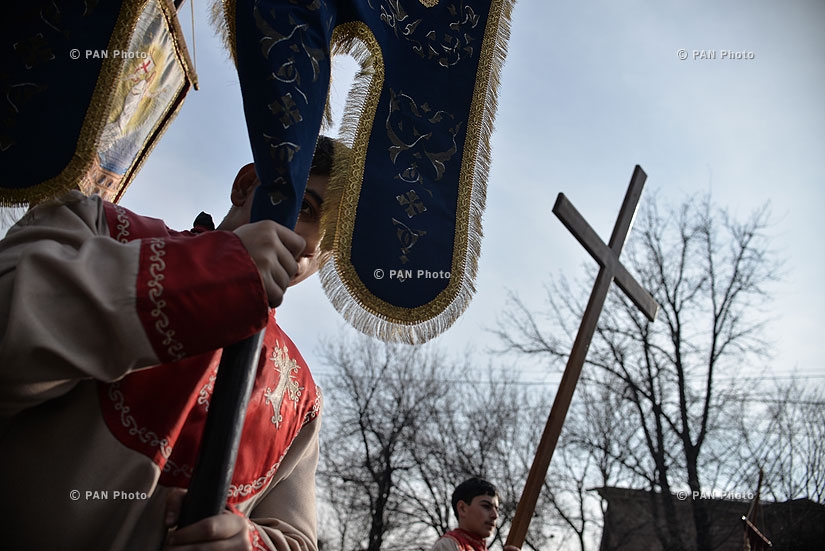 Крестный ход, посвященный празднику св. Саркиса