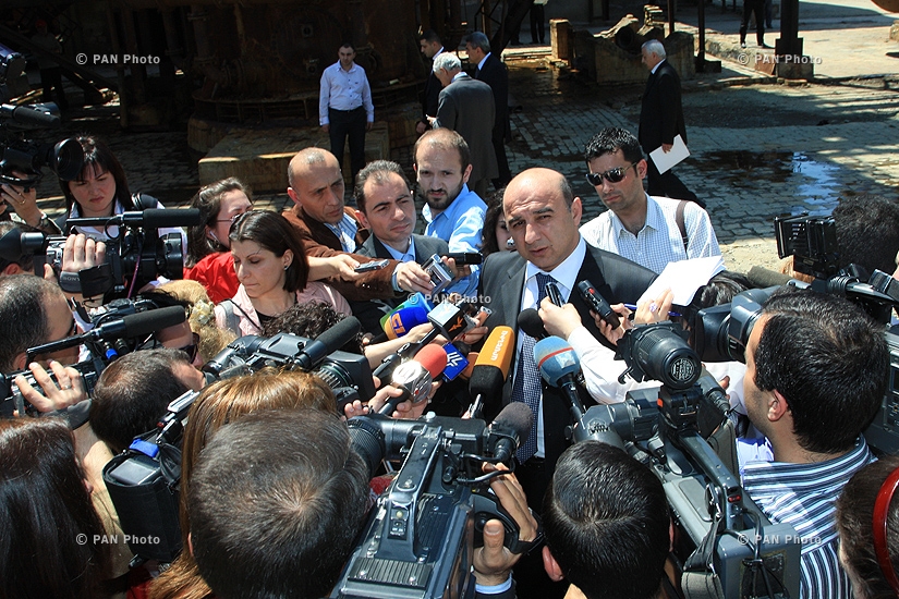 Президент Армении Серж Саркисян посетил завода «Наирит» после пожара